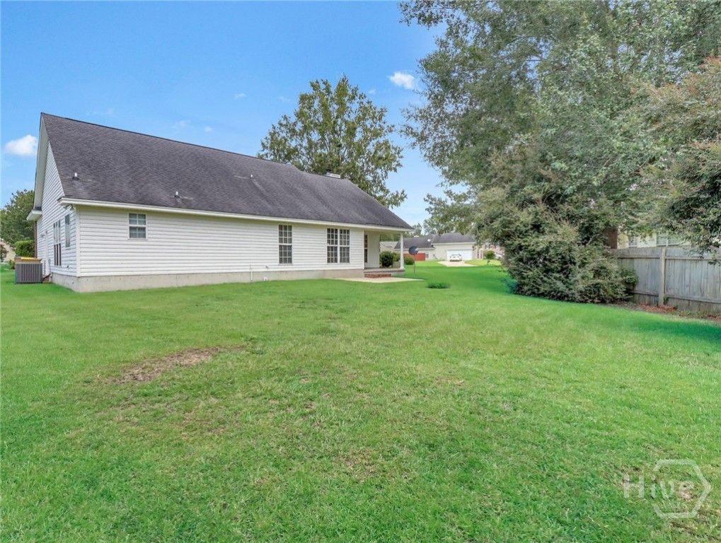 Image 43 of property listing at 127 Williams Avenue, Richmond Hill, GA 31324