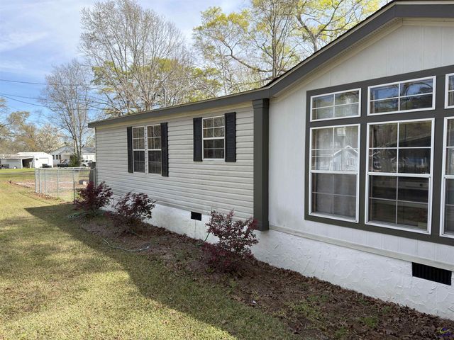 402 5th Avenue, Bonaire, GA 31005