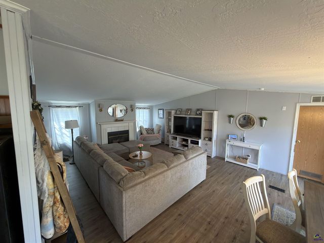 402 5th Avenue, Bonaire, GA 31005