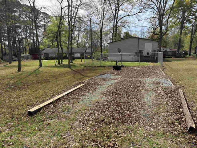 402 5th Avenue, Bonaire, GA 31005