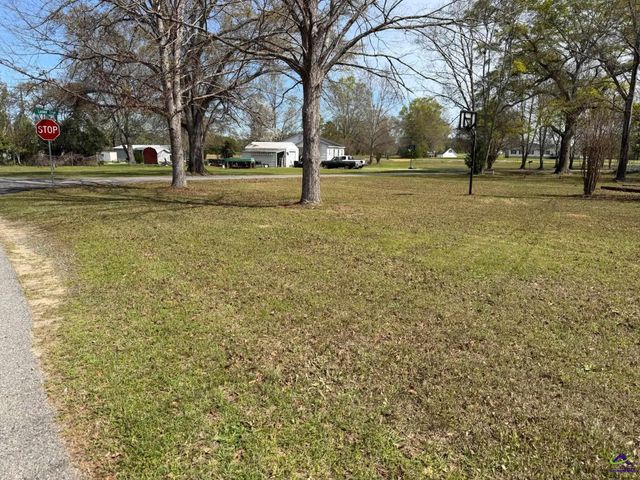 402 5th Avenue, Bonaire, GA 31005