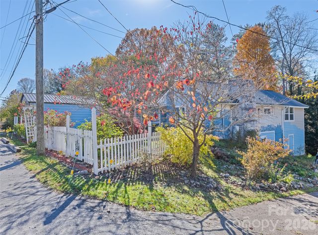 6 Chestnut Terrace, Asheville, NC 28803