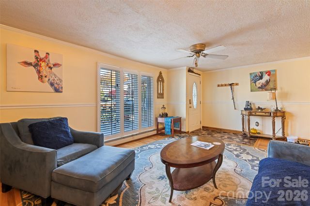 6 Chestnut Terrace, Asheville, NC 28803
