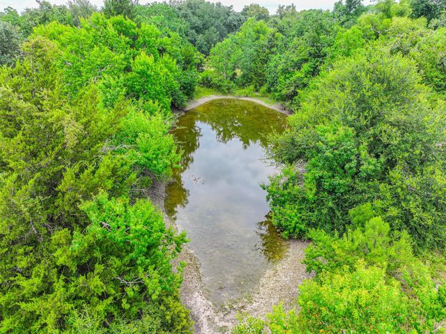 000 Jay Road, Hitchcock, TX 77563