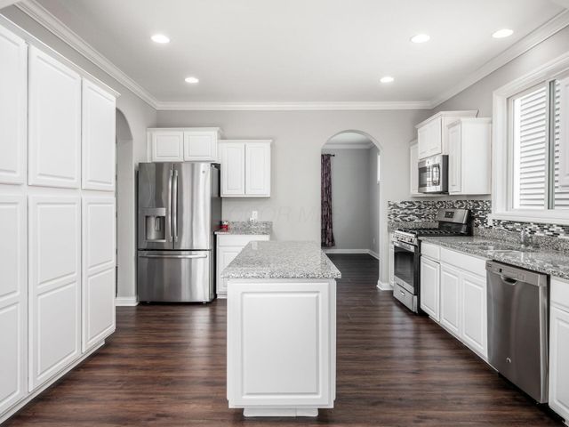 45 Gold Meadow Drive, Lewis Center, OH 43035