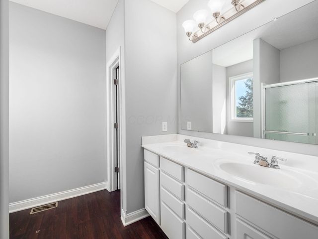 45 Gold Meadow Drive, Lewis Center, OH 43035