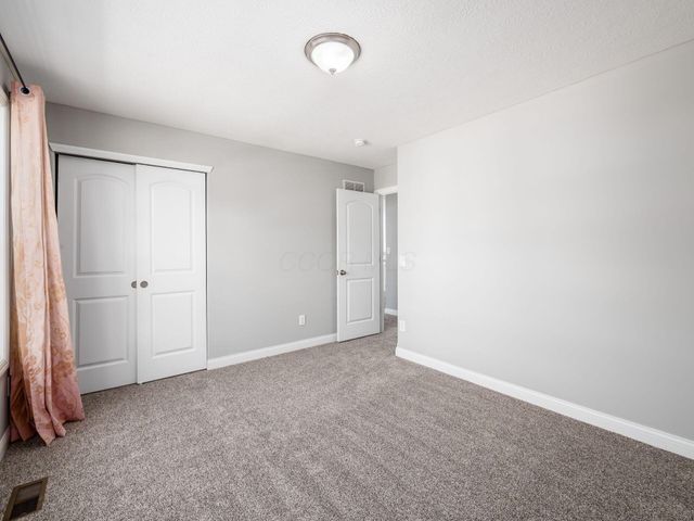 45 Gold Meadow Drive, Lewis Center, OH 43035