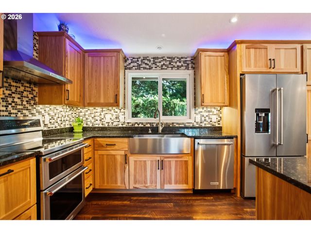 39340 GLOVER Ct, Sandy, OR 97055