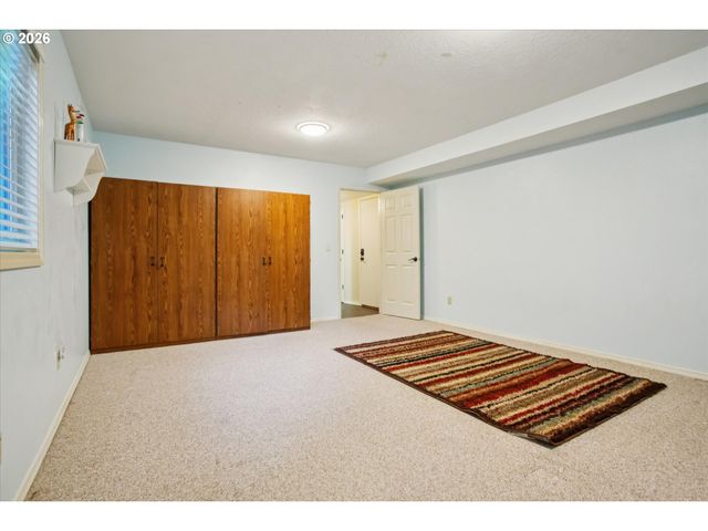 39340 GLOVER Ct, Sandy, OR 97055