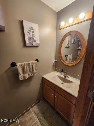 5701 Blue Grass Drive, Walbridge, OH 43465