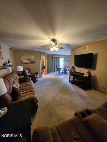 5701 Blue Grass Drive, Walbridge, OH 43465