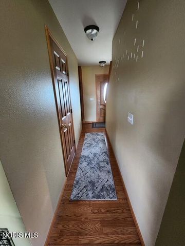 5701 Blue Grass Drive, Walbridge, OH 43465