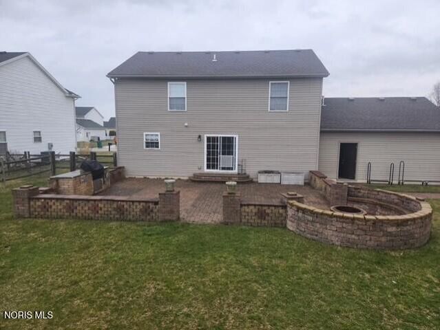 5701 Blue Grass Drive, Walbridge, OH 43465