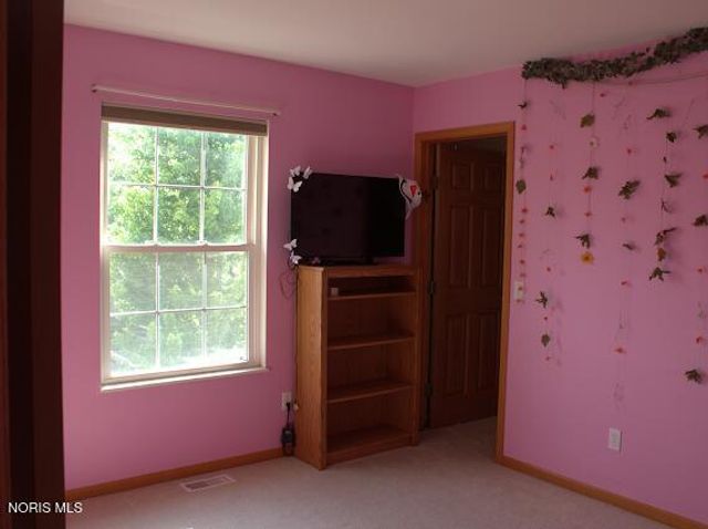 5701 Blue Grass Drive, Walbridge, OH 43465