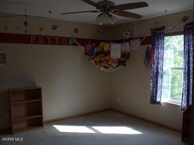 5701 Blue Grass Drive, Walbridge, OH 43465