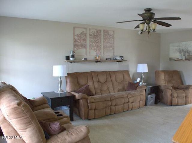 5701 Blue Grass Drive, Walbridge, OH 43465
