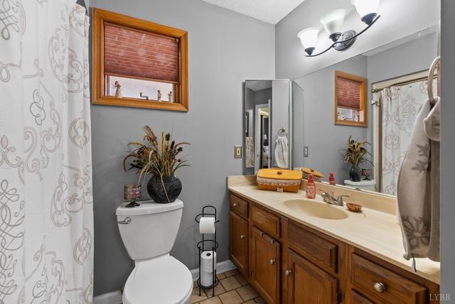 208 Manor Drive, Forest, VA 24551