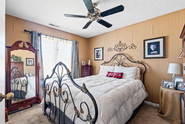 208 Manor Drive, Forest, VA 24551