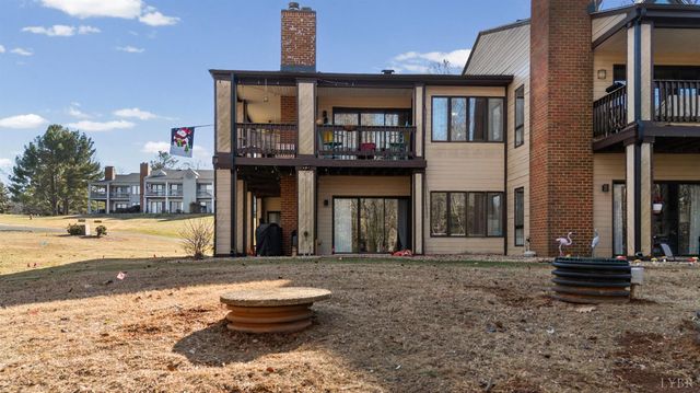 208 Manor Drive, Forest, VA 24551