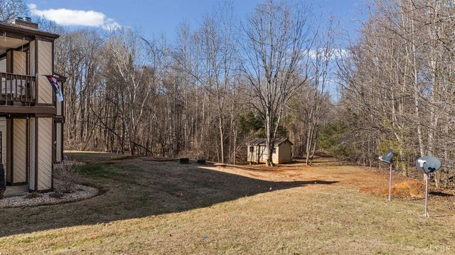 208 Manor Drive, Forest, VA 24551