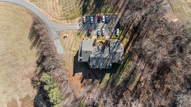 208 Manor Drive, Forest, VA 24551