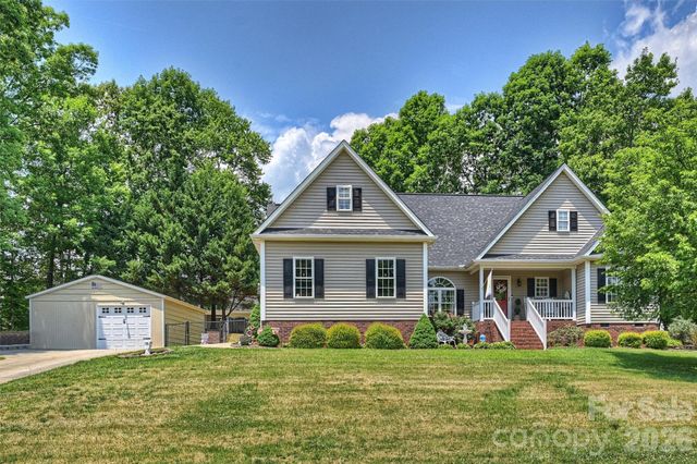 1302 Laurel Woods Drive, Gastonia, NC 28052