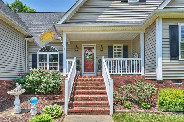 1302 Laurel Woods Drive, Gastonia, NC 28052