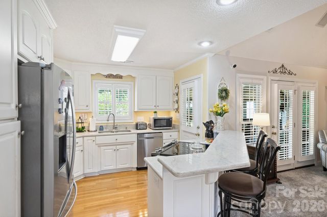 1302 Laurel Woods Drive, Gastonia, NC 28052