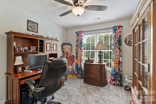 1302 Laurel Woods Drive, Gastonia, NC 28052