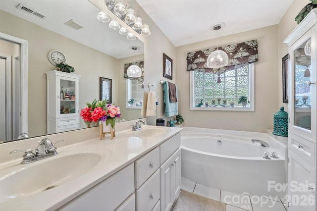 1302 Laurel Woods Drive, Gastonia, NC 28052