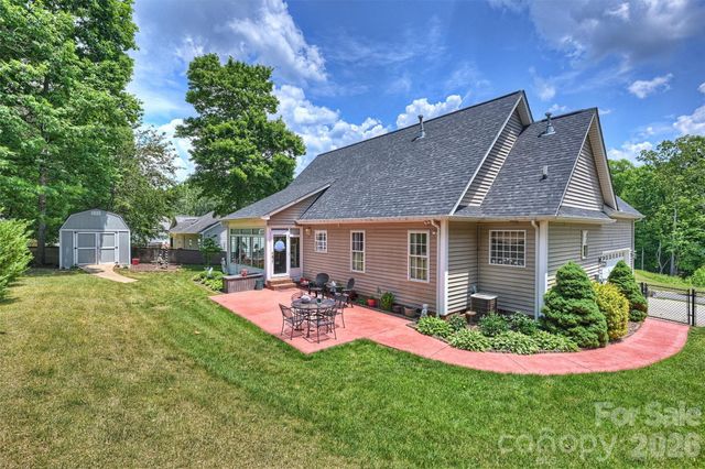 1302 Laurel Woods Drive, Gastonia, NC 28052