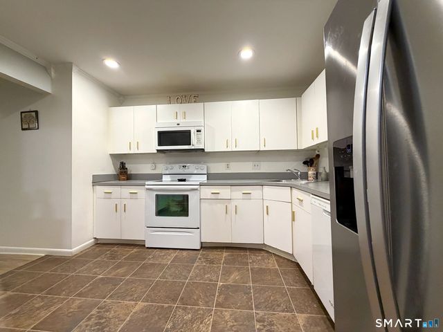 97 Richards Avenue D9, Norwalk, CT 06854