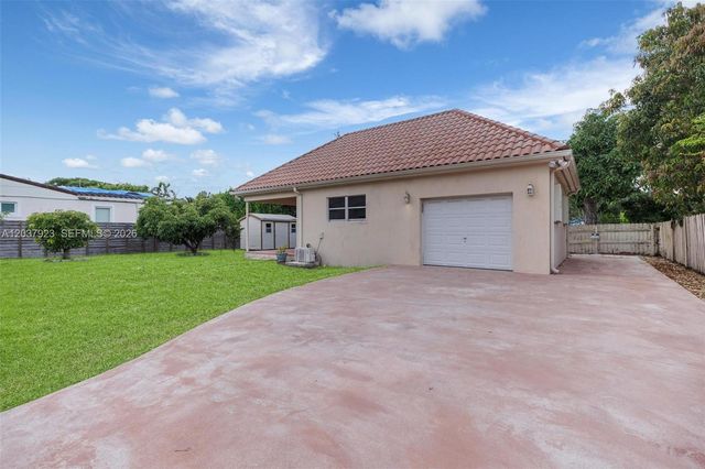 241 Hammond Dr, Miami Springs, FL 33166