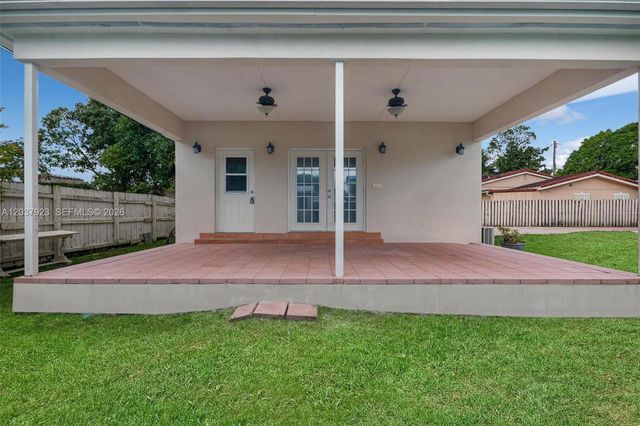 241 Hammond Dr, Miami Springs, FL 33166