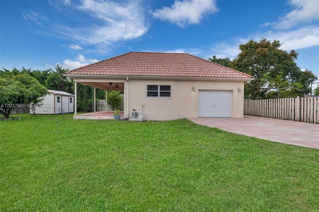 241 Hammond Dr, Miami Springs, FL 33166