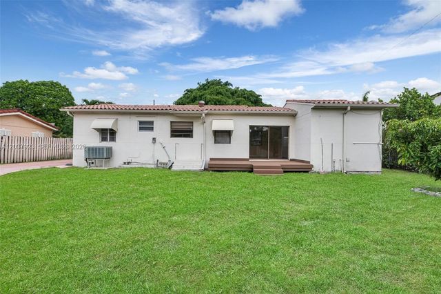 241 Hammond Dr, Miami Springs, FL 33166