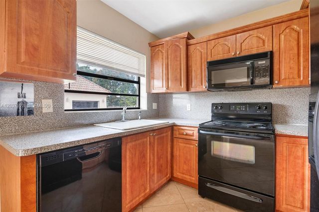 241 Hammond Dr, Miami Springs, FL 33166