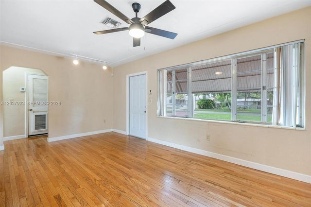 241 Hammond Dr, Miami Springs, FL 33166