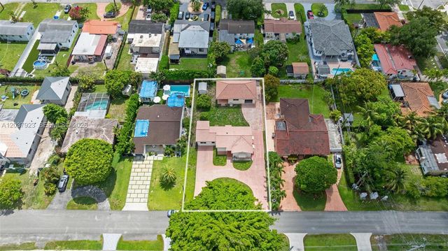 241 Hammond Dr, Miami Springs, FL 33166