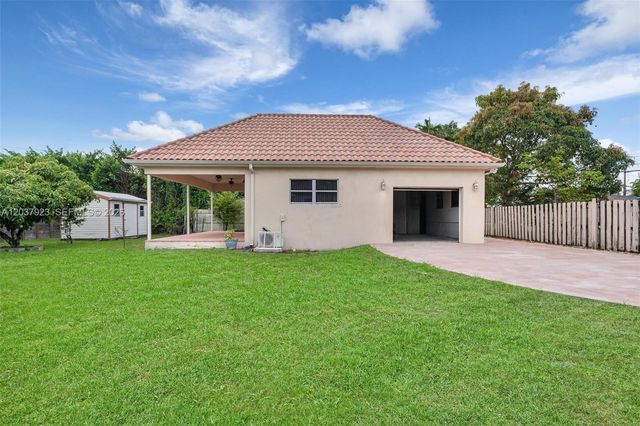 241 Hammond Dr, Miami Springs, FL 33166