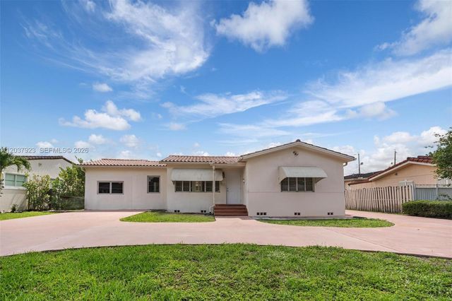 241 Hammond Dr, Miami Springs, FL 33166