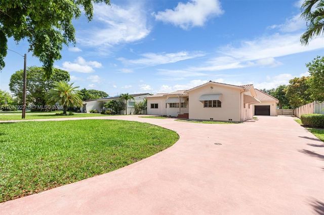 241 Hammond Dr, Miami Springs, FL 33166