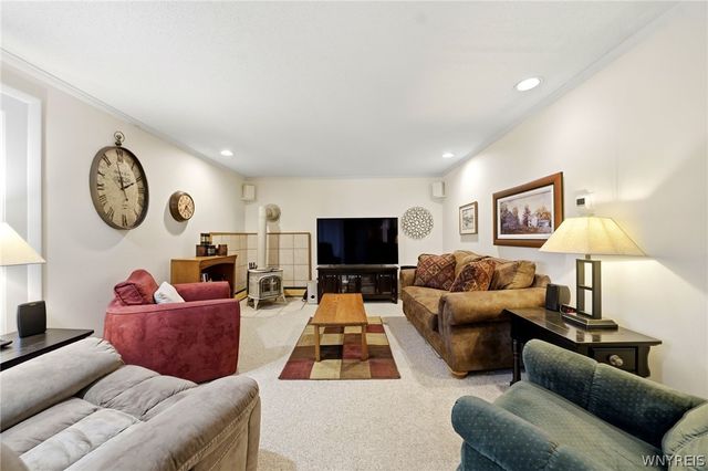 83 Wickham Drive, Amherst, NY 14221