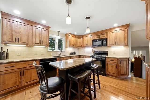 83 Wickham Drive, Amherst, NY 14221