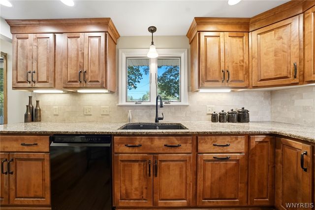 83 Wickham Drive, Amherst, NY 14221