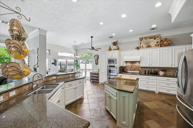 14318 Saras Walk Walk, Cypress, TX 77429