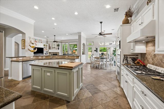 14318 Saras Walk Walk, Cypress, TX 77429