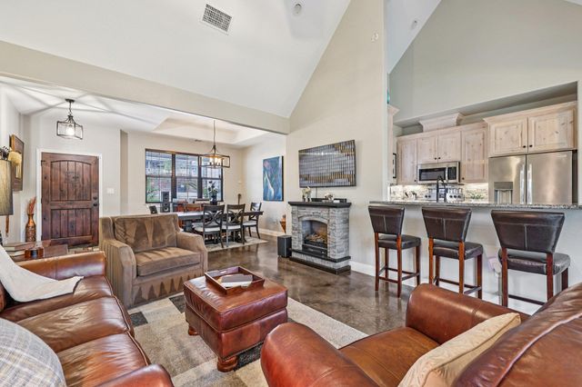 106 Kahuku CT, Bastrop, TX 78602