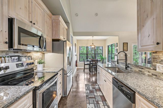 106 Kahuku CT, Bastrop, TX 78602