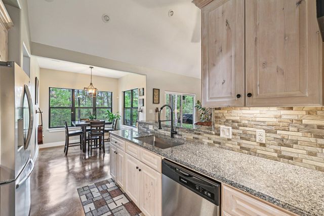 106 Kahuku CT, Bastrop, TX 78602